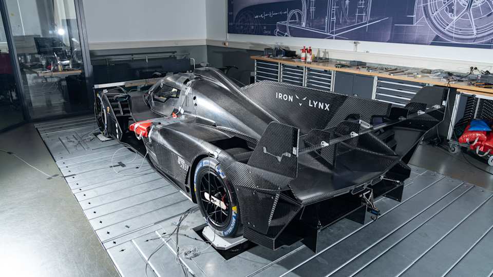 Motorsport > 7-Post Test Rig > SF 5 > 4-/7-Post > 7-Post